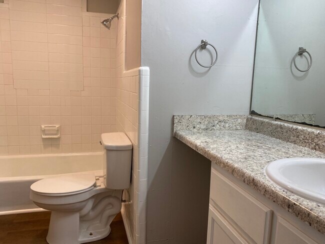 Building Photo - 36 Ridgemont Dr