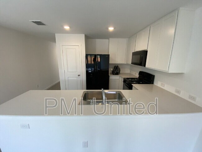 Building Photo - 3012 Burmese St