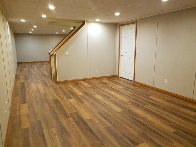 Building Photo - 2040 Megrue Dr