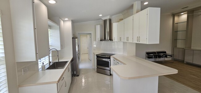 Building Photo - 305 Brier Cir