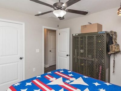 Building Photo - 452 Evening Falls Dr