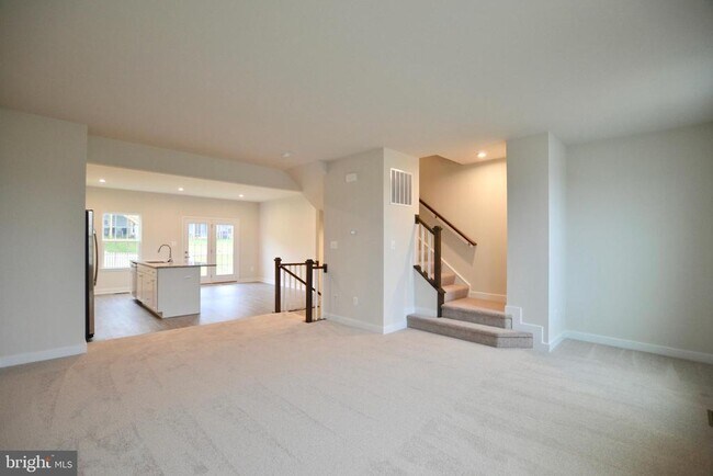 Building Photo - 30 Quebec Ct