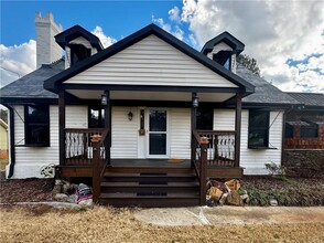Building Photo - 1709 Rangewood Dr SW