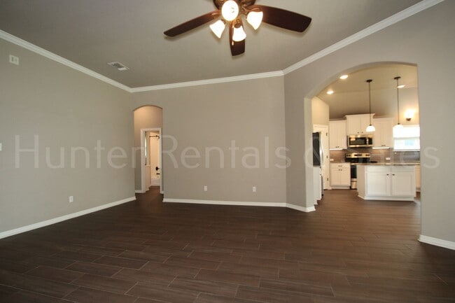 Building Photo - Temple 4 bedroom in Carriage House Subdivision