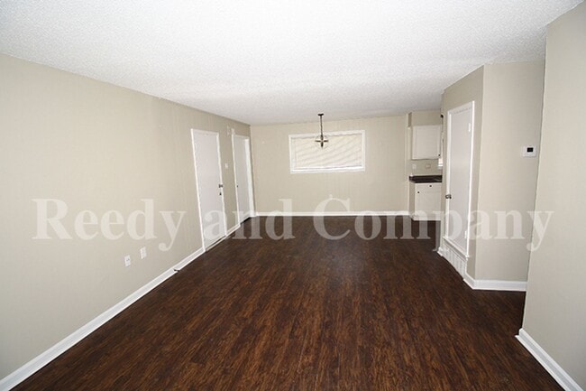 Building Photo - 2447 Wellons Ave
