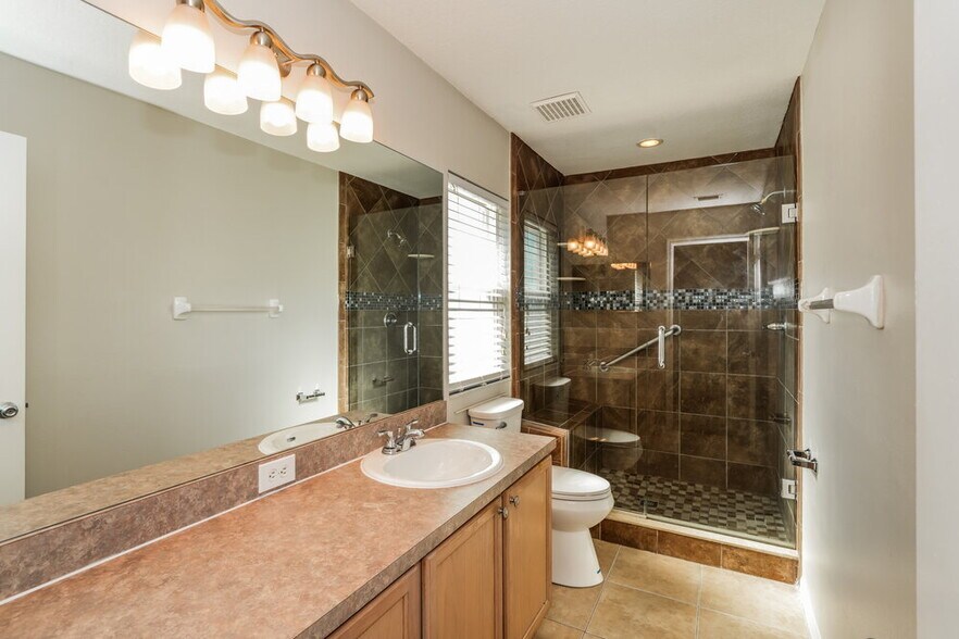 Building Photo - 11841 Brenford Crest Dr