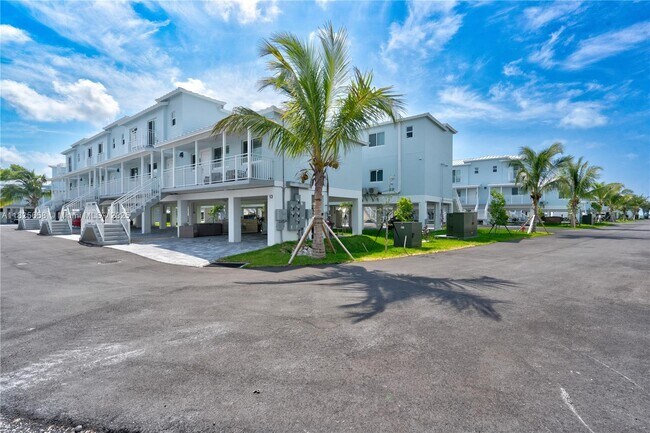Building Photo - 10877 Overseas Hwy