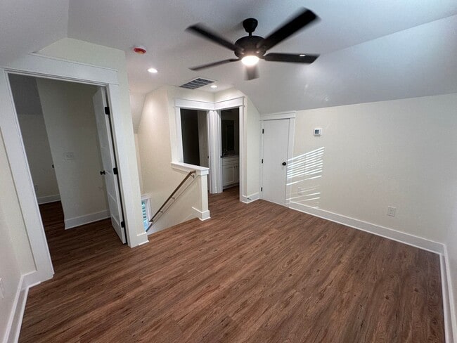 Building Photo - 2 Bed/2 Bath Long-Term Rental in Manteo!