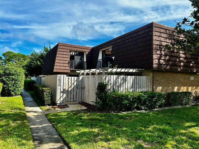 Primary Photo - 1620 16th Ln