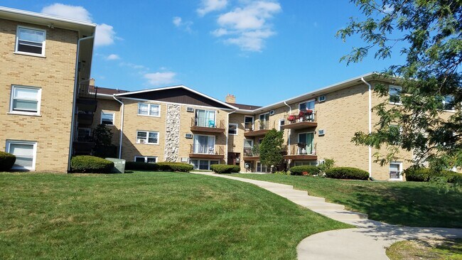 Building Photo - 570 N Mill Rd