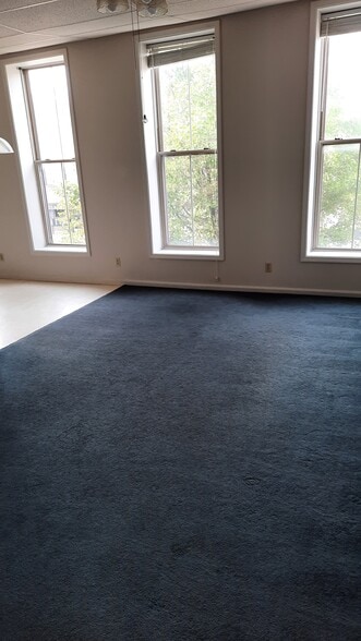 Living room - 328 Poplar St