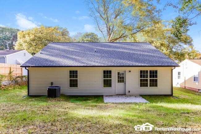 Building Photo - Newly built 4 bedroom 2 bath