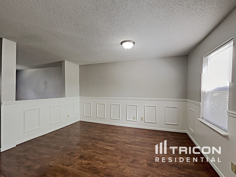 Building Photo - 13452 N Carwood Ct