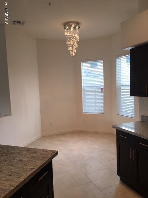 Building Photo - 1502 E Dunlap Ave