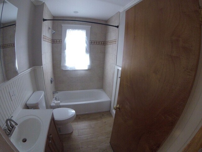 Building Photo - 17 Clewley Rd