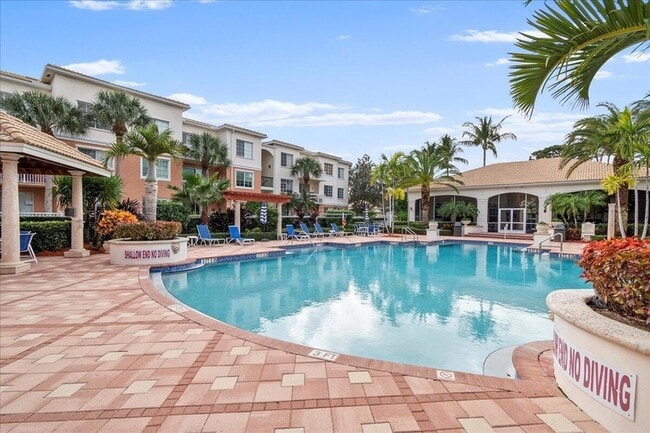 Building Photo - 6203 Myrtlewood Cir W