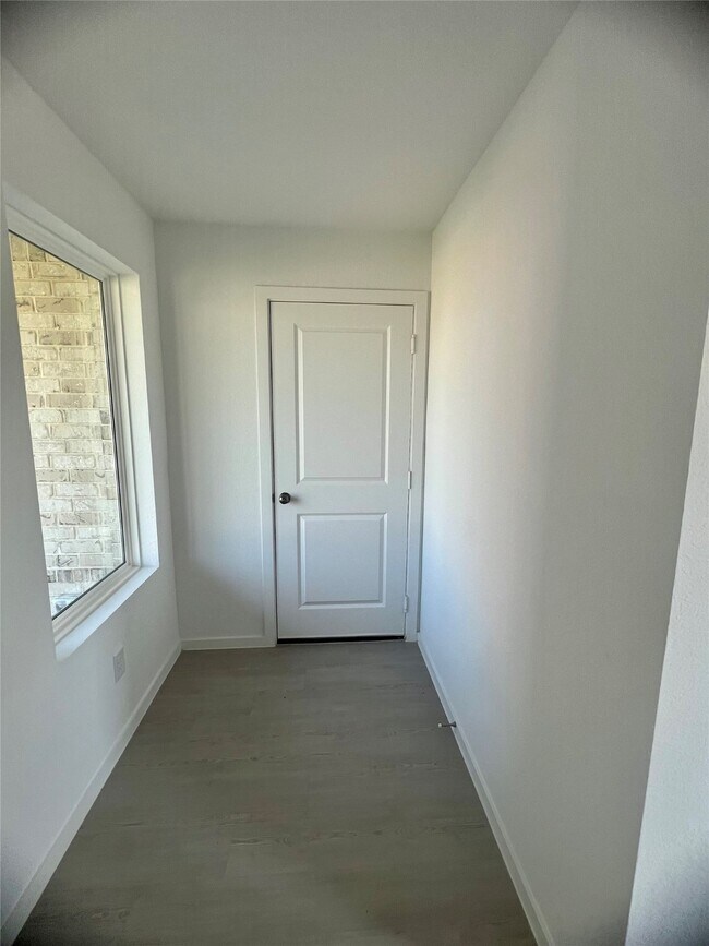 Building Photo - 16802 Great Highlands Dr