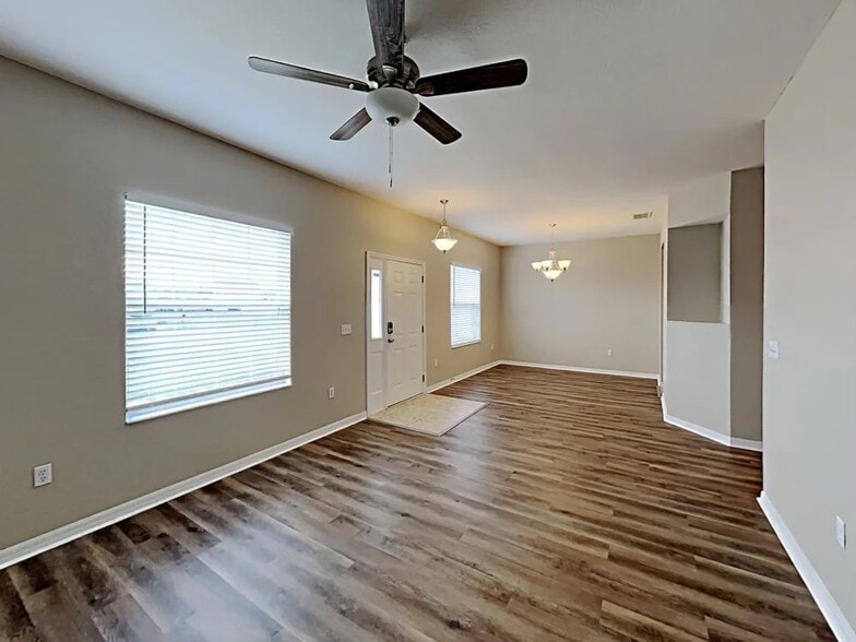 Building Photo - 3668 Sandhill Crane Dr