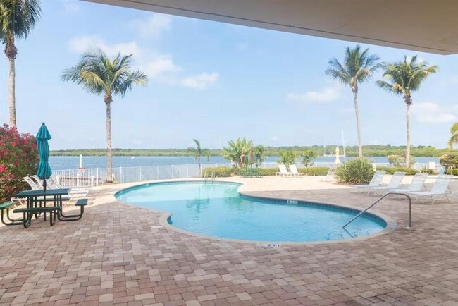 Building Photo - 8800 Bay Pines Blvd