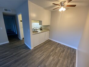 Building Photo - 1005 Hickory Hill Ln