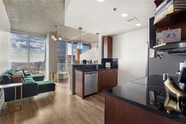 Building Photo - 3324 Peachtree Rd NE