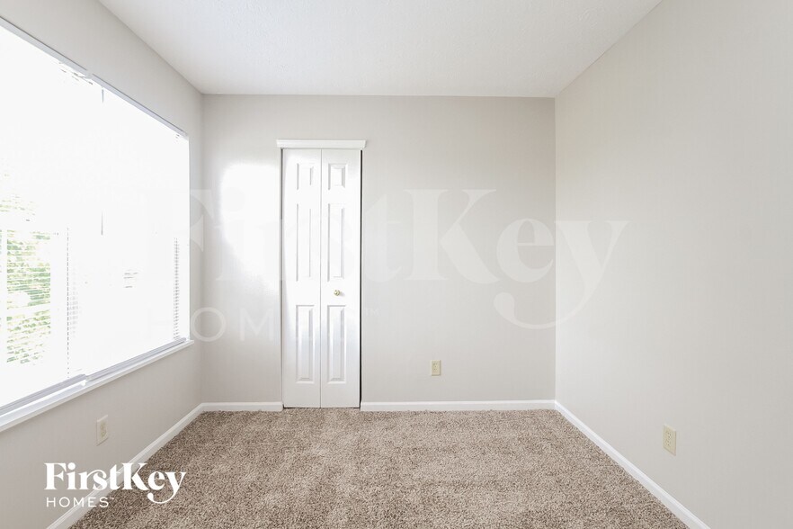 Building Photo - 6452 Decatur Commons