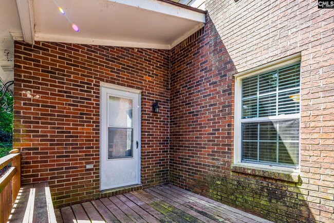 Building Photo - 420 N Lucas St