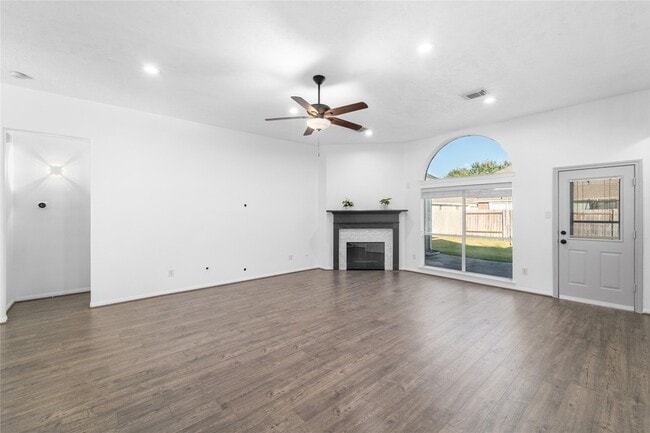 Building Photo - 11543 Valley Pike Ct