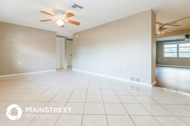 Building Photo - 5822 Elena Dr