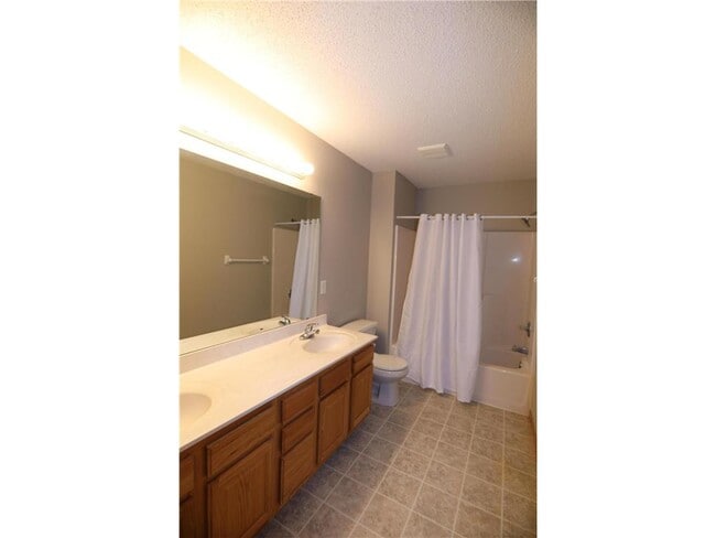 Building Photo - 9476 Talon Ct