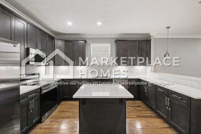 Building Photo - 2437/114 Bell St