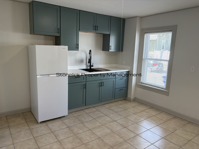 Building Photo - 111 Johnson St