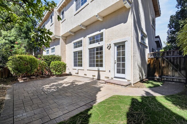 Building Photo - 2802 Cozumel Cir