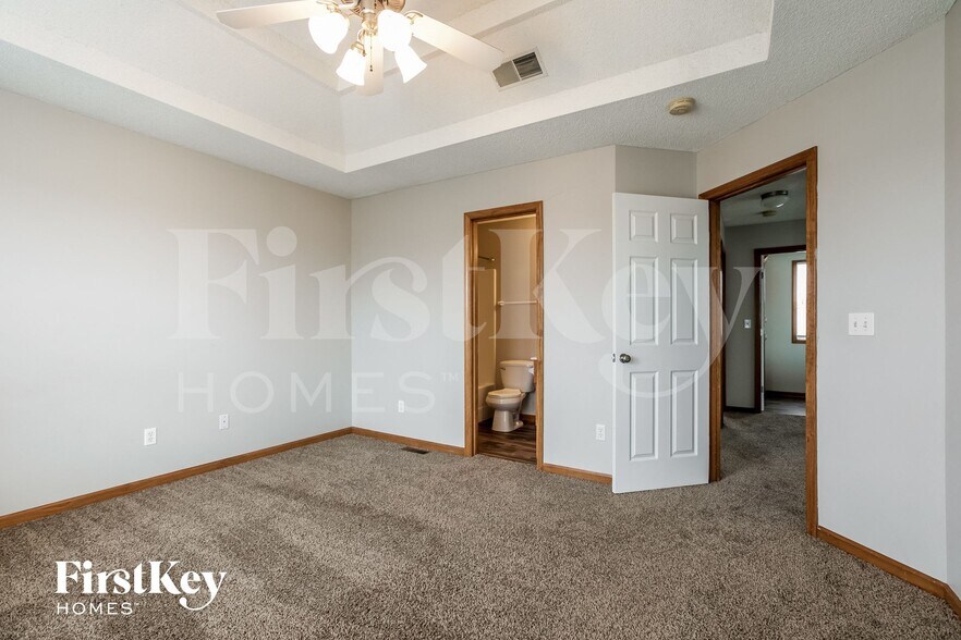 Building Photo - 11104 Highview Rd