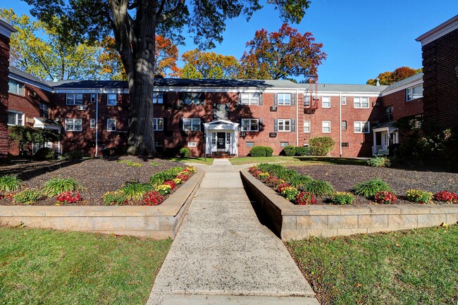 Building Photo - Garwood Gardens Apartments