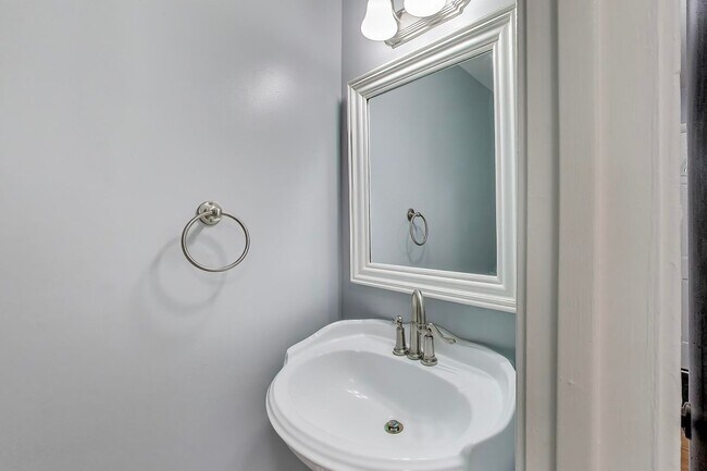 Building Photo - 5769 Yellowrose Ct