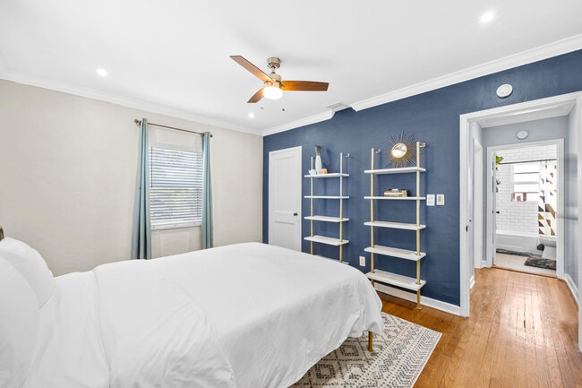 Building Photo - 3201 Poinsettia Ave