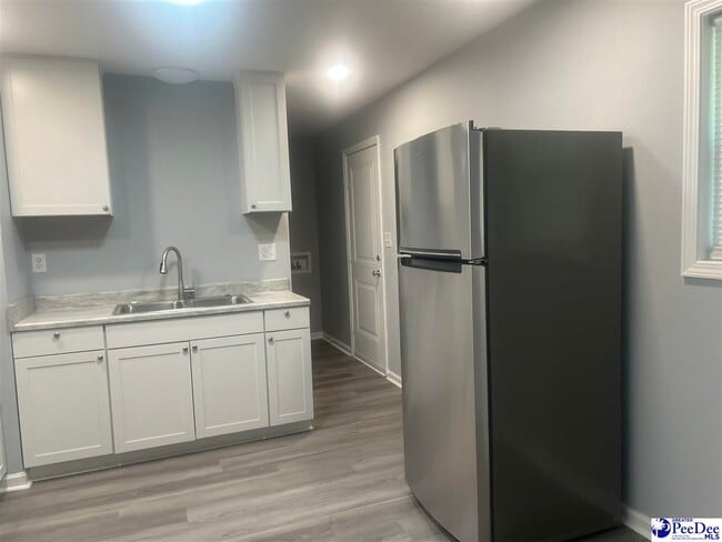 Building Photo - 516 Howard St