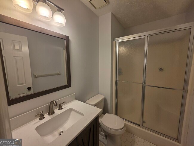 Building Photo - 405 Williamsburg Way