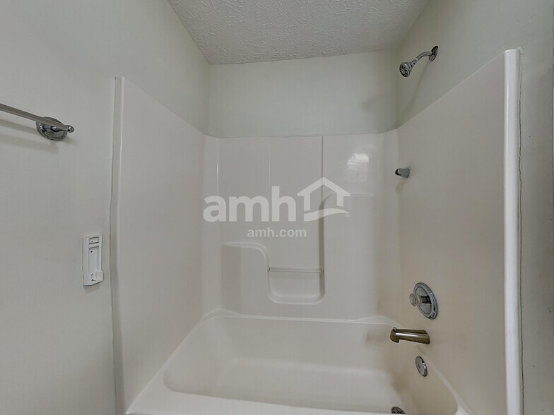 Building Photo - 3468 Chandler Cove Way