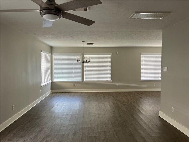Building Photo - 19106 Spruce Bough Ln