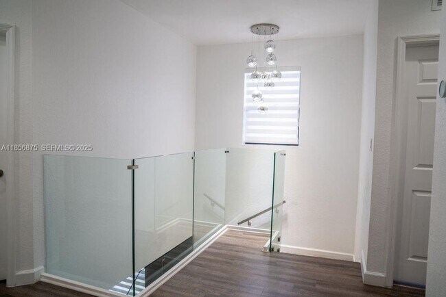 Building Photo - 3521 W 86th Terrace