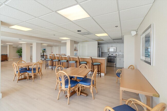 Building Photo - 4505 S Ocean Blvd