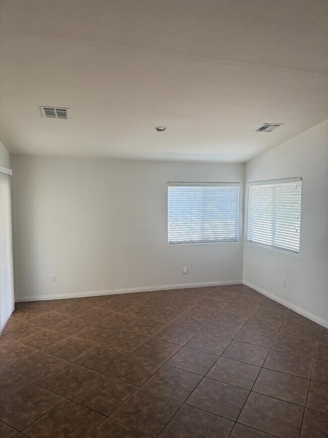 Building Photo - 9741 Troon Ct