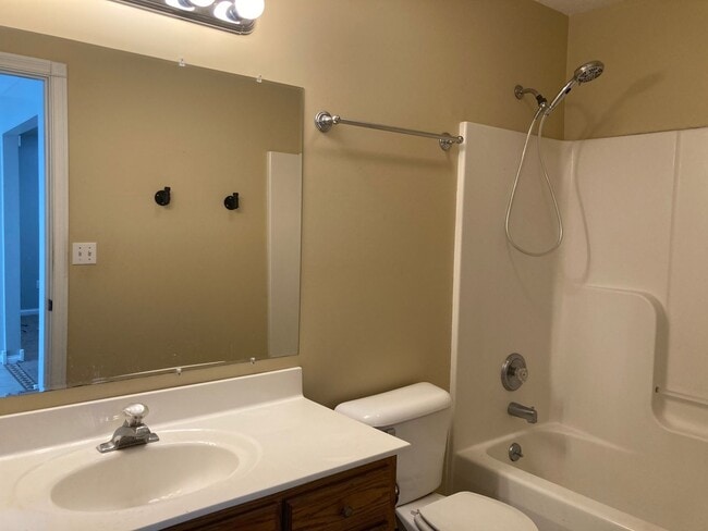 Building Photo - 121 Chevy Chase Pl