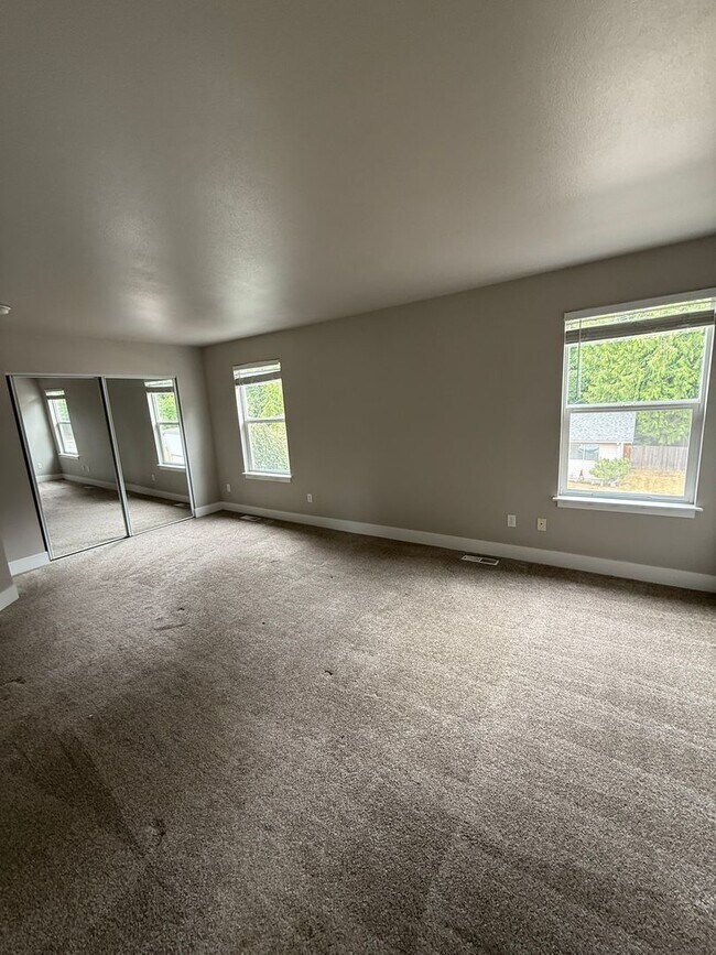 Building Photo - 4 Bedroom 2.5 Bath. Cul-de-Sac Home $3649....