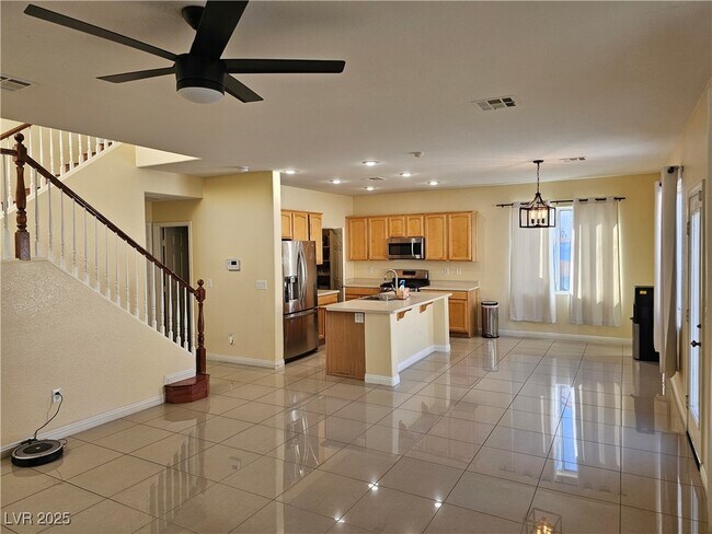 Building Photo - 3732 Shimmering Creek Ave