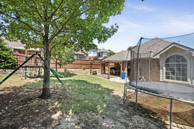 Building Photo - 9313 Bayard St