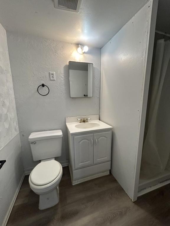 Building Photo - 1480 Wilmont Rd