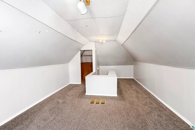 Building Photo - 2114 E 4th St